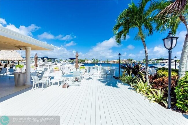 Building Photo - 270 Captains Walk