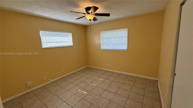 Building Photo - 4235 SW 62nd Ave