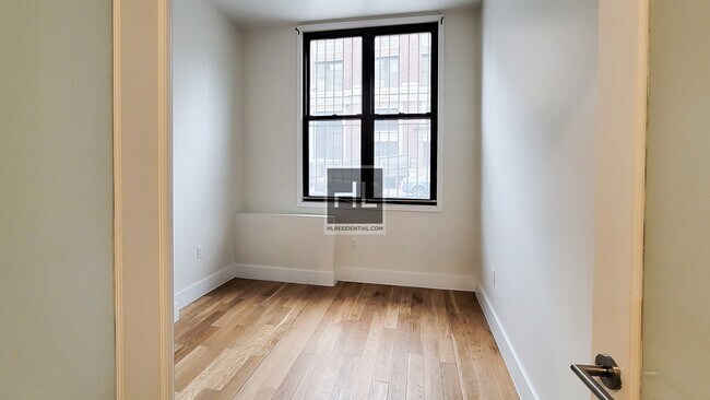 Building Photo - No-Fee two bedroom in Bed-Stuy