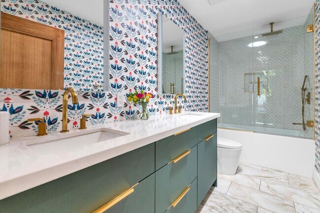 Building Photo - 5812 N 44th Pl