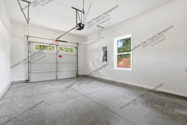 Building Photo - 209 Poplar Ln