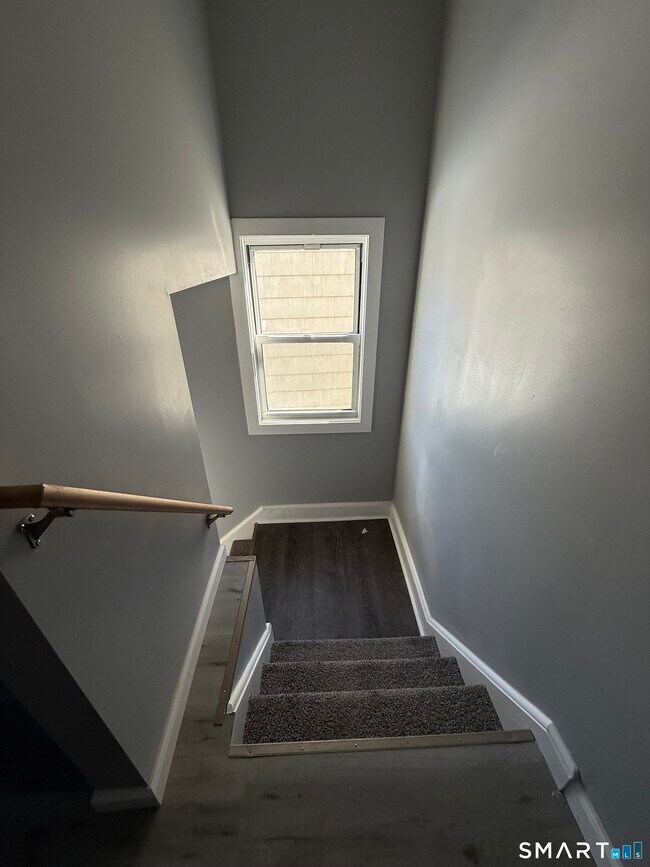 Building Photo - 1637 South Ave