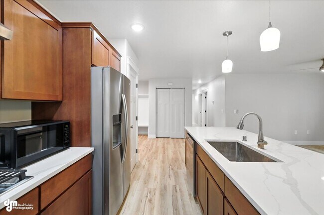 Building Photo - New & Upgraded 4BD Home!