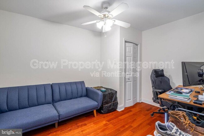 Building Photo - 1038 S Bouvier St