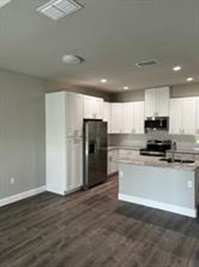 Building Photo - 18 Bunker View Dr