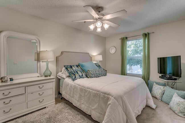 Bedroom #2 - 513 Frank Thomas Ave