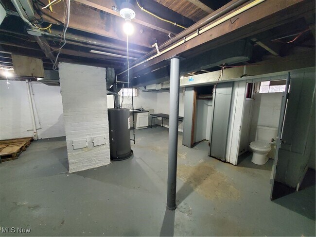 Building Photo - 13413 Durkee Ave