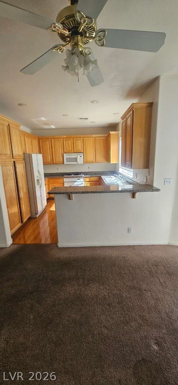 Building Photo - 861 Cavaison Ave