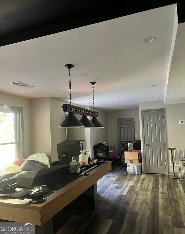 Building Photo - 3335 Prairie Dr