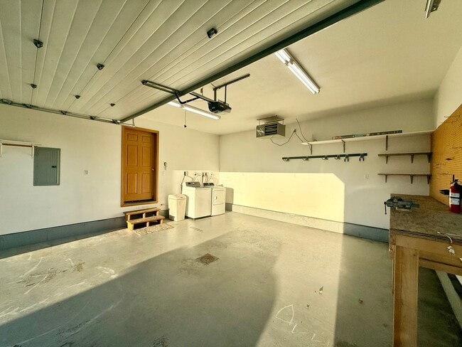 Building Photo - KENAI RANCH HOME!