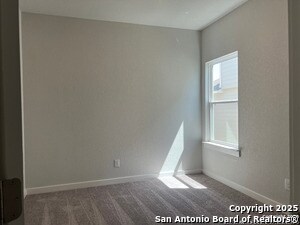 Building Photo - 760 Ft Leonard