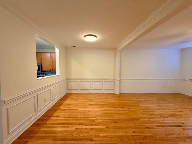 Building Photo - Beautiful Updated Townhouse located in Iredell County! 2BR/2.5BA Garage