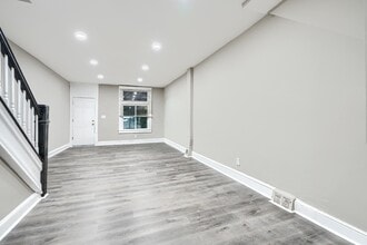 Building Photo - 1113 Ashburton St