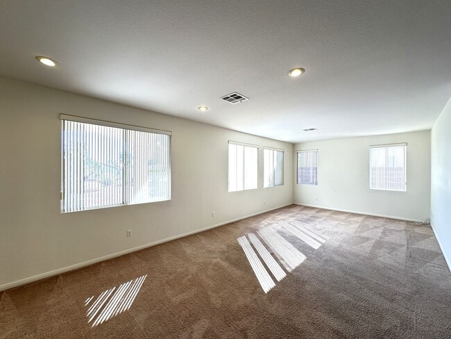 Building Photo - CHEYENNE HUALAPAI-UNIT 4A