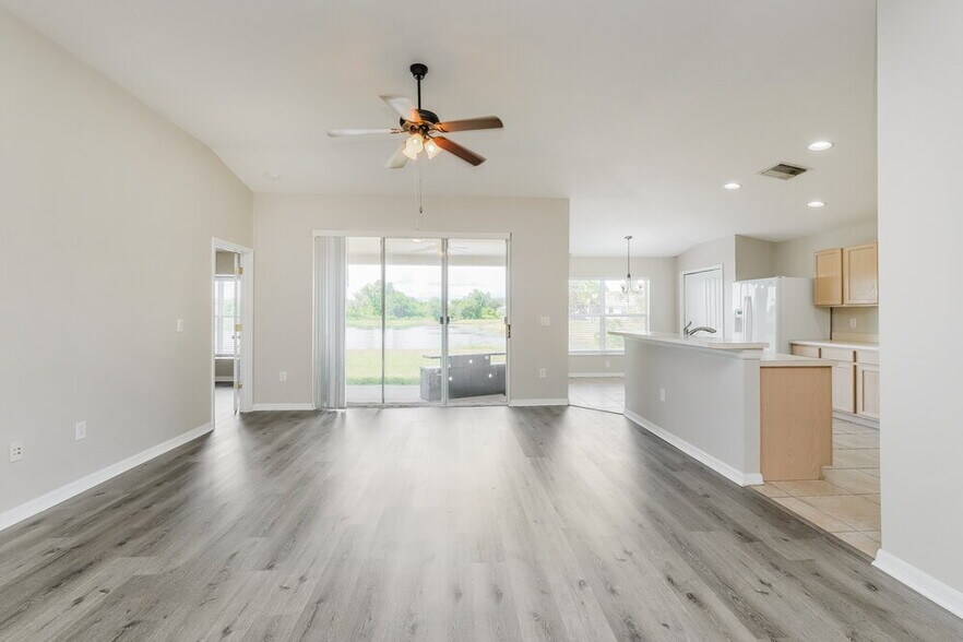 Building Photo - 6613 Cambridge Park Dr