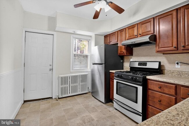 Building Photo - 2343 E Huntingdon St