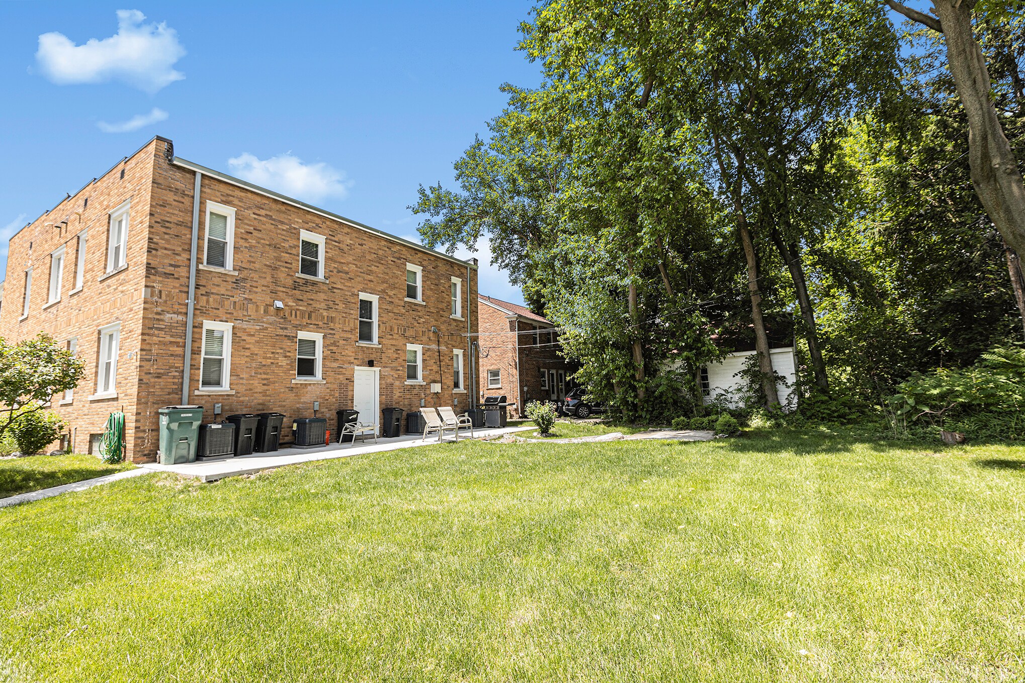Building Photo - 211 S Pleasant St