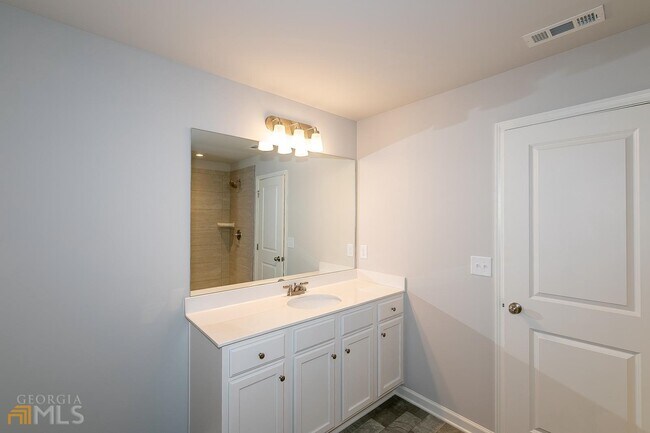 Building Photo - 5231 Pinnacle Walk Dr