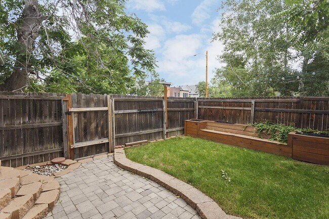 Building Photo - Charming Five Points home with outdoor oasis on corner lot