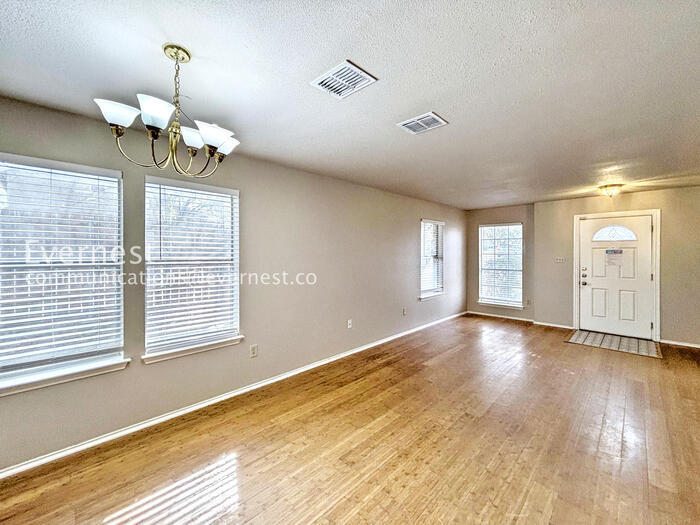 Building Photo - 13923 Conner Downs Dr