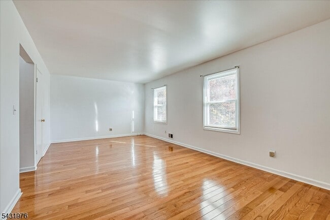 Building Photo - 536 Elsie Ave