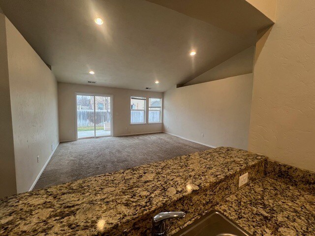 Building Photo - 3 Bed 2 Bath House in Nampa!