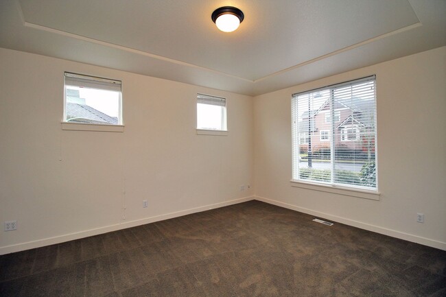 Building Photo - 15128 SE Nia Dr