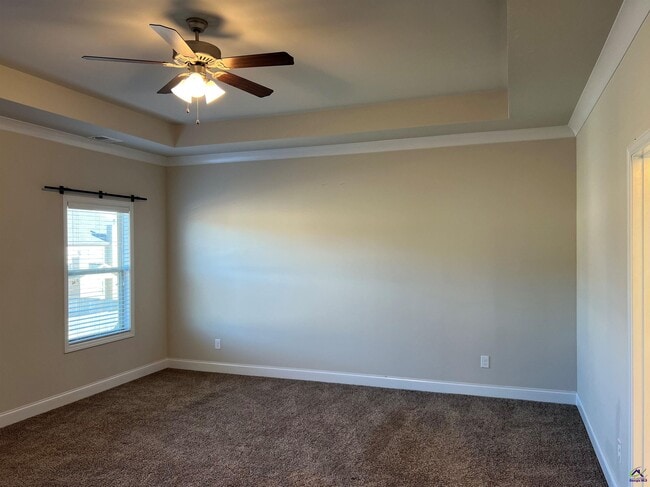 Building Photo - 105 Lacey Oak Ln
