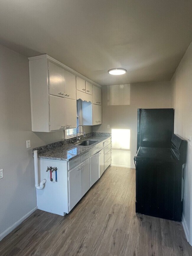 Building Photo - 1614 B St NW