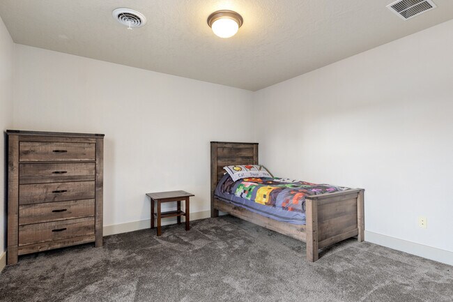Building Photo - 10976 W Hidden Brook Dr