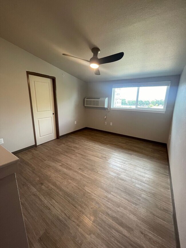 Building Photo - Brand New Two Bedroom Loft Near CSU!