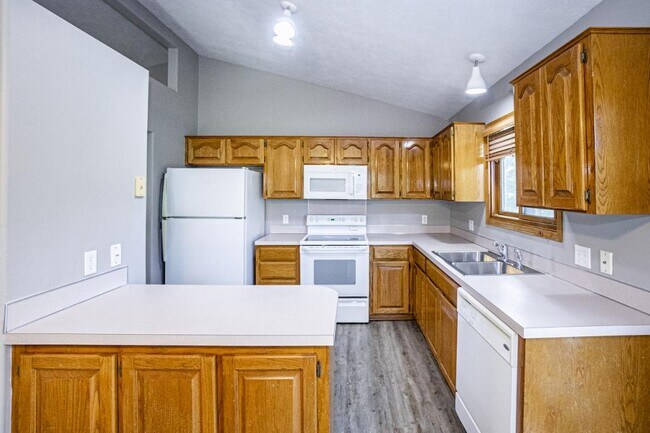 Building Photo - 15355 Papio St