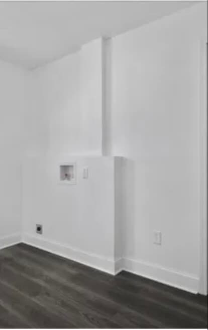 Building Photo - 555 W North St