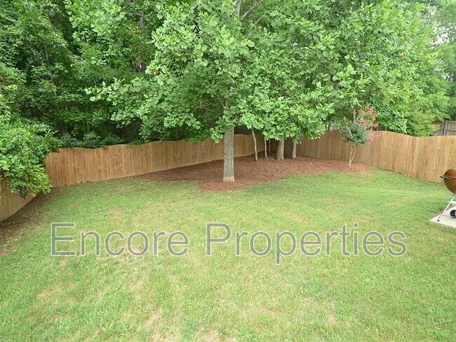 Building Photo - 6225 Saybrooke Dr