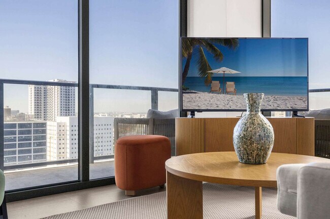 Building Photo - 11 NE 6th St