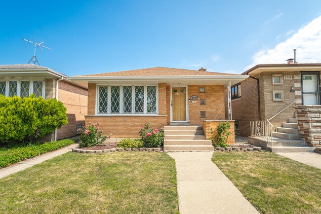 Primary Photo - 5740 W 63rd Pl