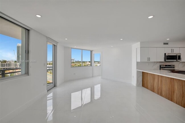 Building Photo - 7135 Collins Ave