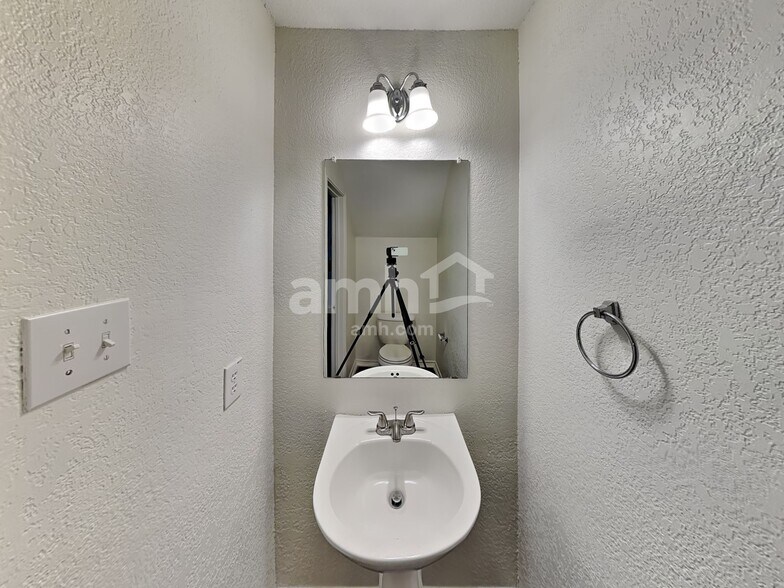 Building Photo - 9315 Juniper Spring