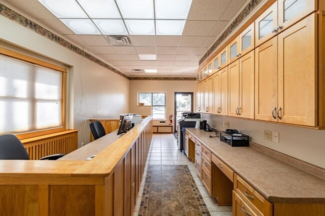 Building Photo - 1613-1617 Chase St