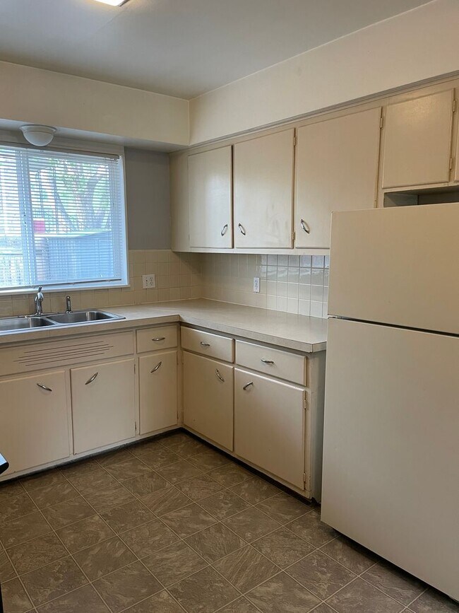 Building Photo - 1716-1718 Morningside Dr