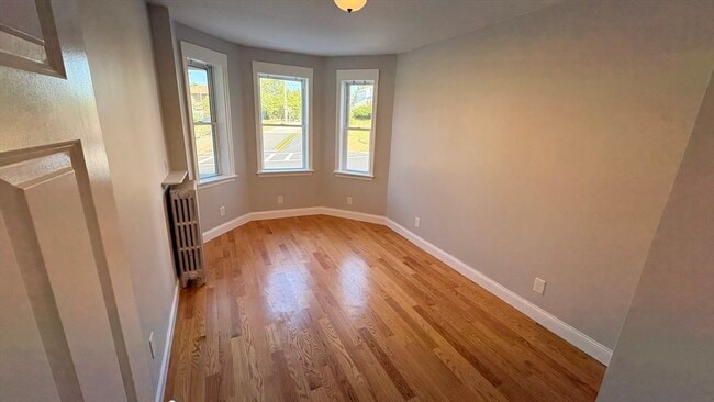 Building Photo - 117 Revere St
