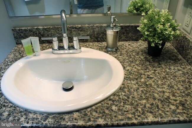 Building Photo - 777 7th St NW