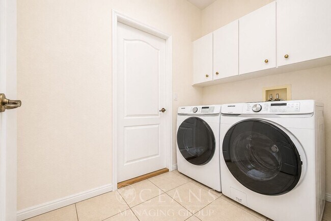 Building Photo - 3 Bedroom Home in Ormond Lakes