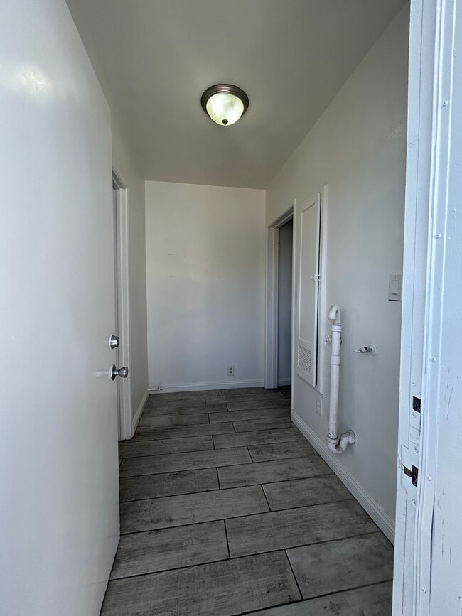 Building Photo - Charming 2-Bedroom Home for Rent in Lakewood