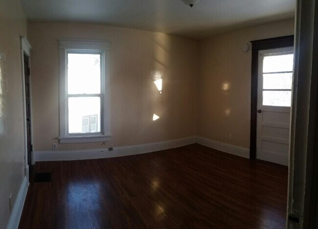 Building Photo - 203 Elmwood St