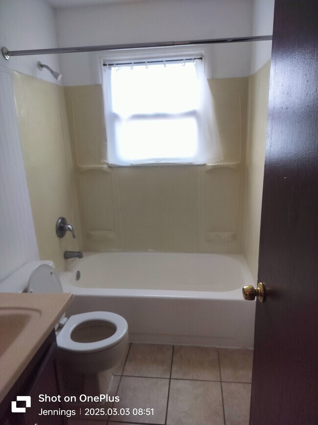 Building Photo - 5640 Sapphire Ave