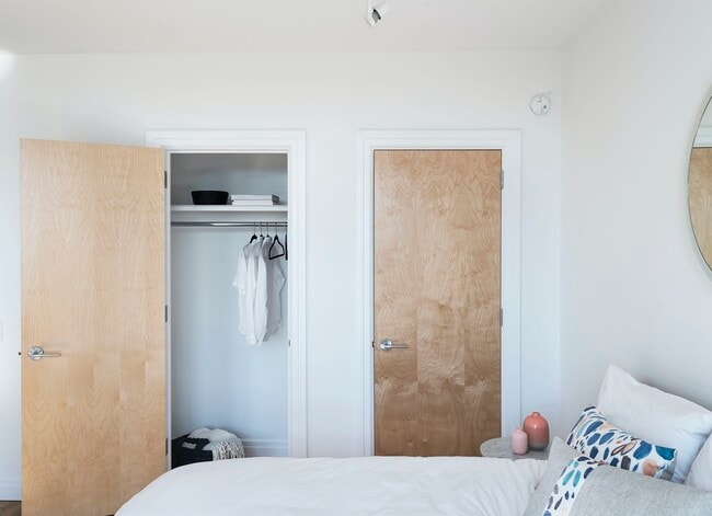 Building Photo - 300 Ashland Pl