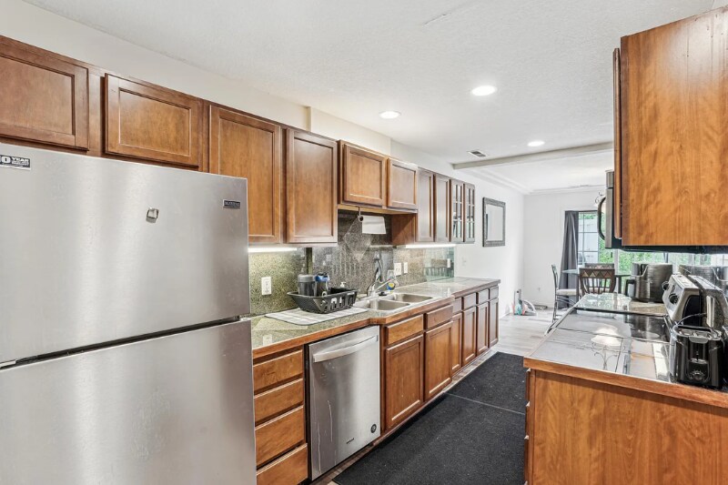 Building Photo - 21113 Clydesdale Curve N