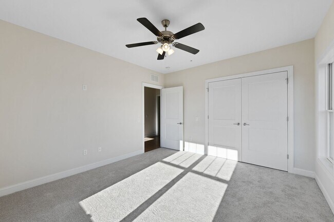 Building Photo - 5233 Highpointe Lakes Dr