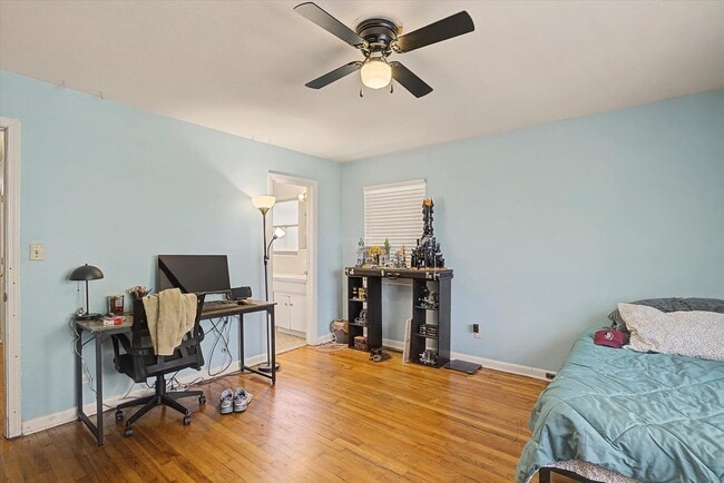 Building Photo - 233 Westridge Dr